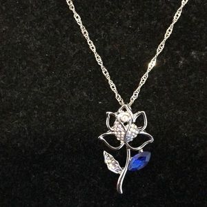 Silver rose 🌹 necklace sapphire birthstone